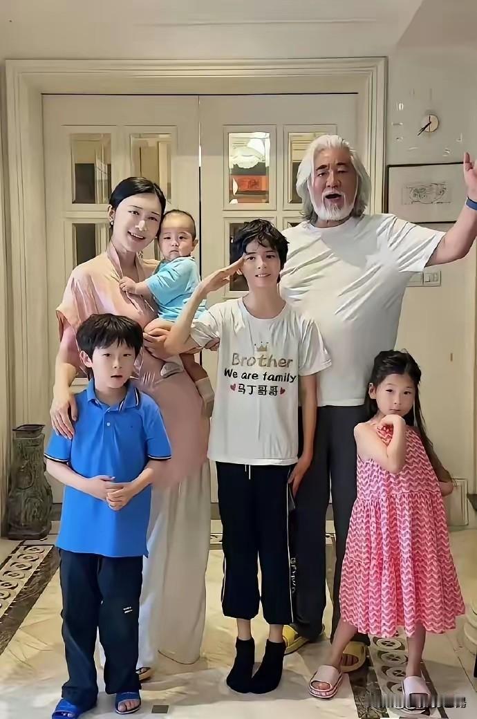 廉颇老矣，尚能饭否！

张大导演也有烦恼，说妻子一门心思要找一个男司机（助理）。