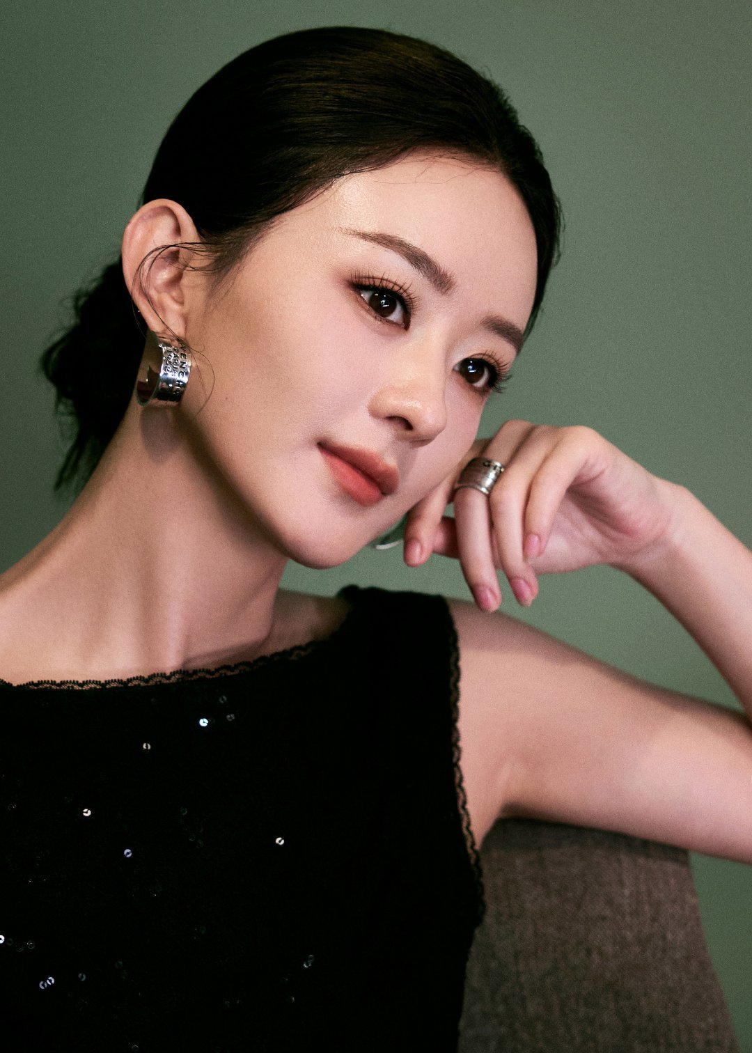 赵丽颖赵丽颖出道二十周年 zly二十春秋同伴颖,万里乘风且徐行 “她的青春交赋予