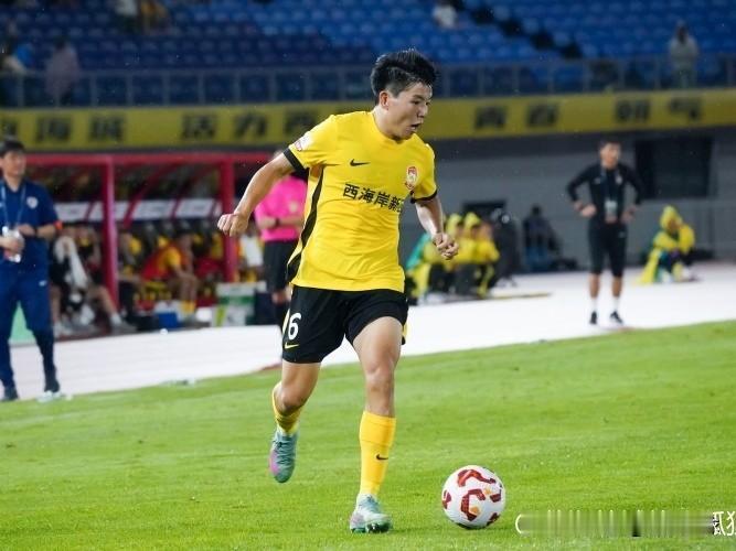 中超绯闻转会---徐彬…其实徐彬的转会已经基本上确定了，徐彬大概率将与英超狼队签