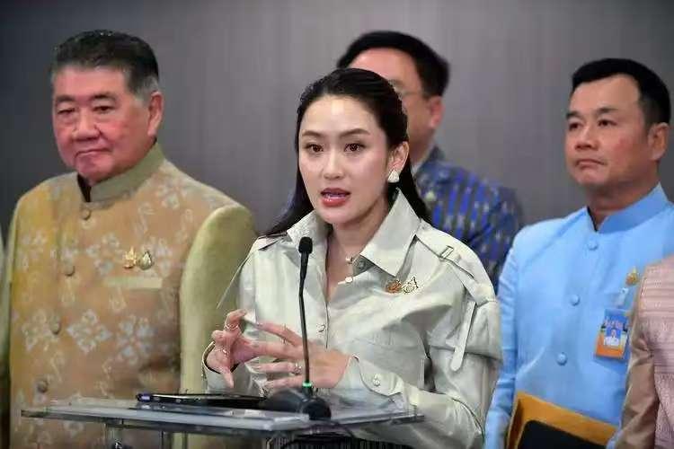 佩通坦3比6败诉，泰国国王无力回天，佩通坦已辞去泰国总理一职。
泰国政局再变天！