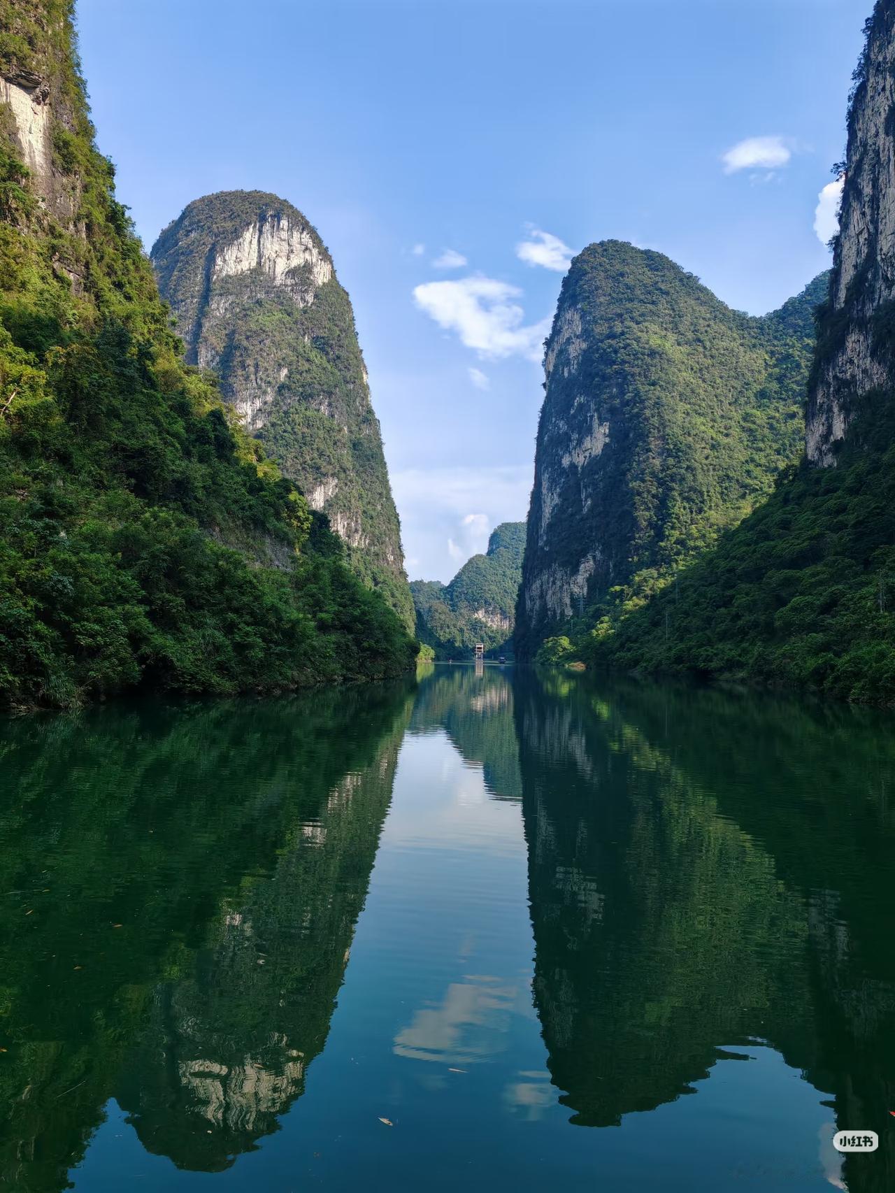 以为桂林很美了，直到我来了广西河池❗️
没想到广西还藏着这么一处世外桃源，翡翠般