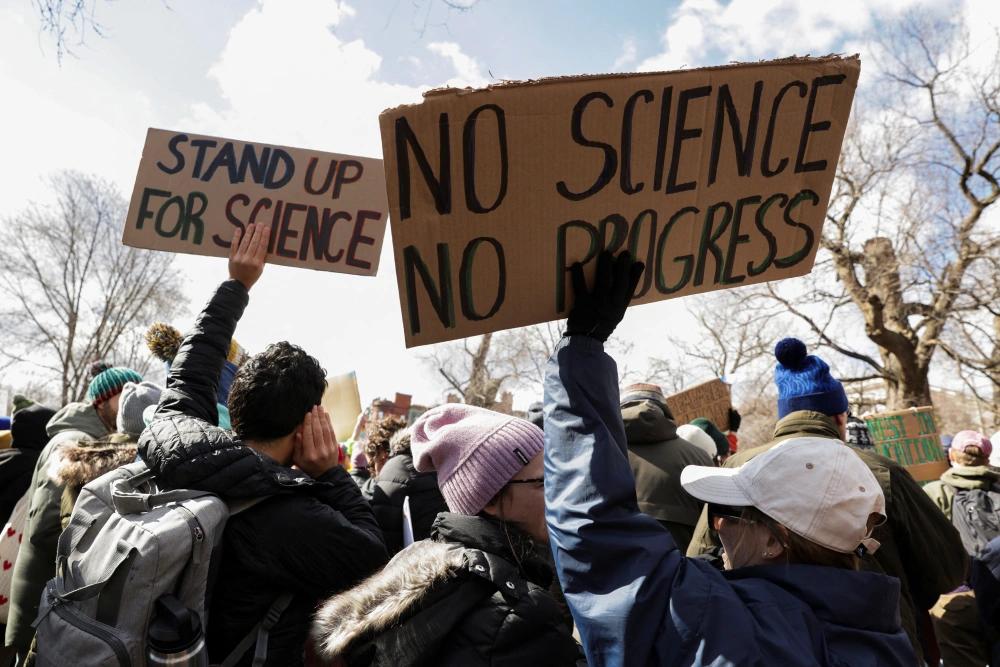 太提气了！美国霸榜全球几十年的科研投入第一，真的要被我们反超了！法国《观点》周刊