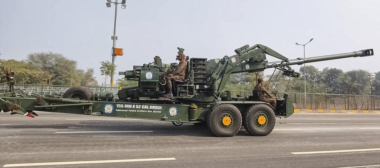 印度国产先进ATAGS155mm牵引式52倍径火炮系统被命名为“Amogh”（阿