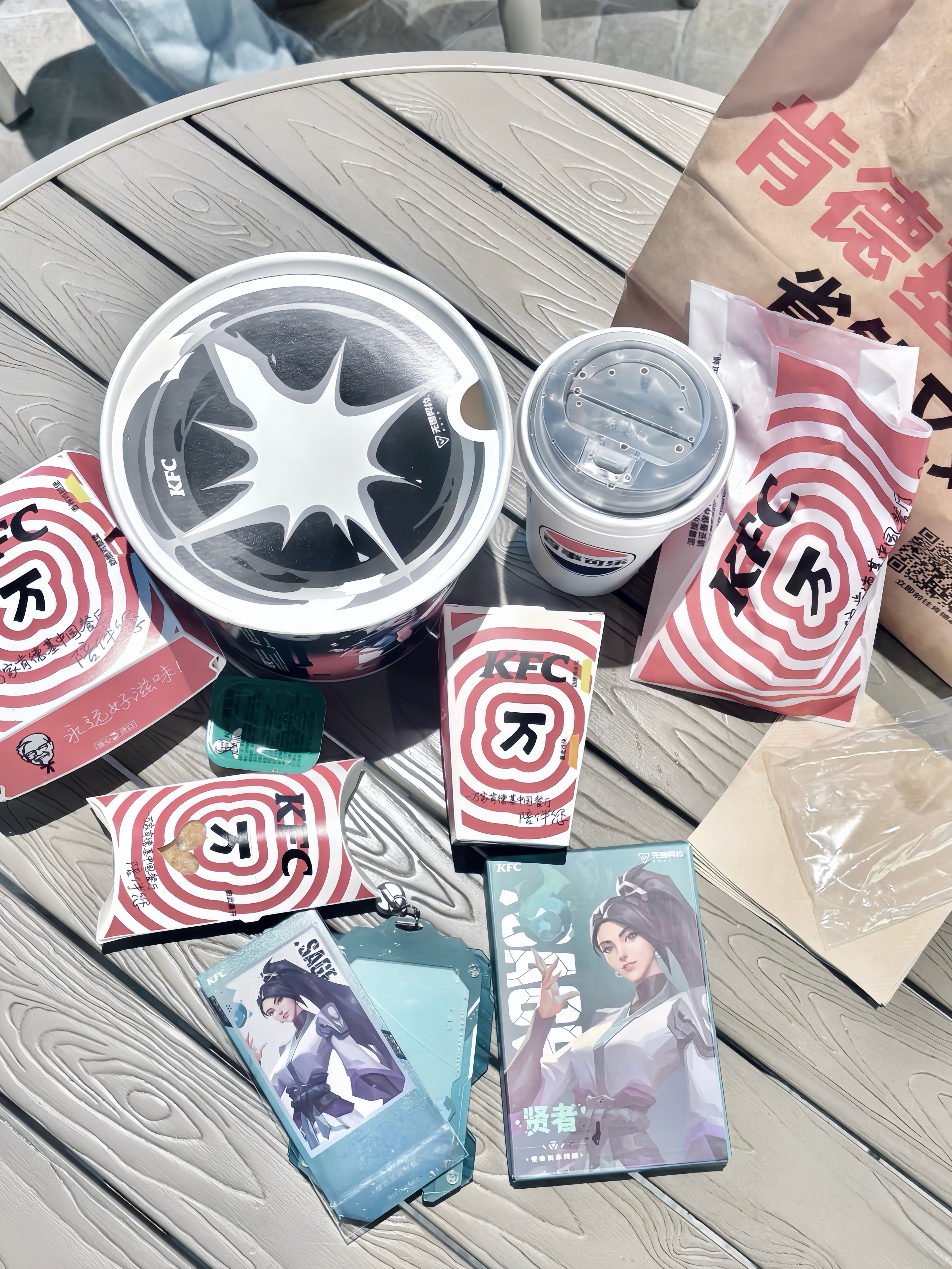 吃到了 香香的肯德基🍟还收到了美美的贤者 打算后面再收一套jett 调了一下滤