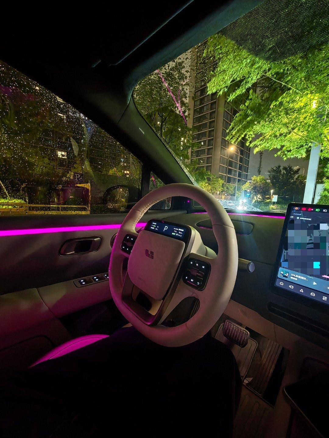 喜欢下雨天的氛围感