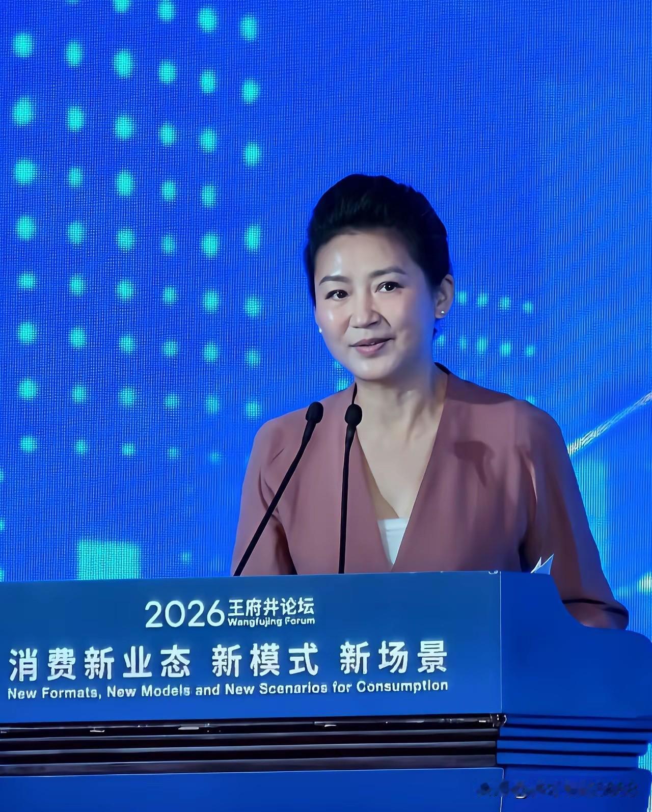 当年的女神也老了，满脸沧桑，看起来就是普通的中年大妈了。感觉跟之前荧幕里那个皮肤