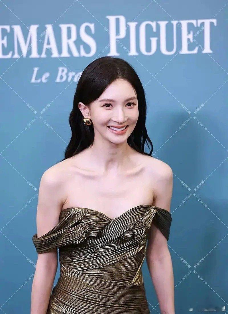 其实大家对金晨真的很宽容，换个女流量真的是全网嘲 ​​​