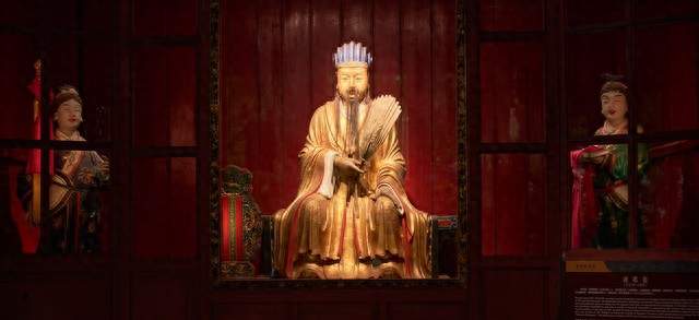 诸葛亮：他一生都在逆天改命，最后把自己燃成了灰
