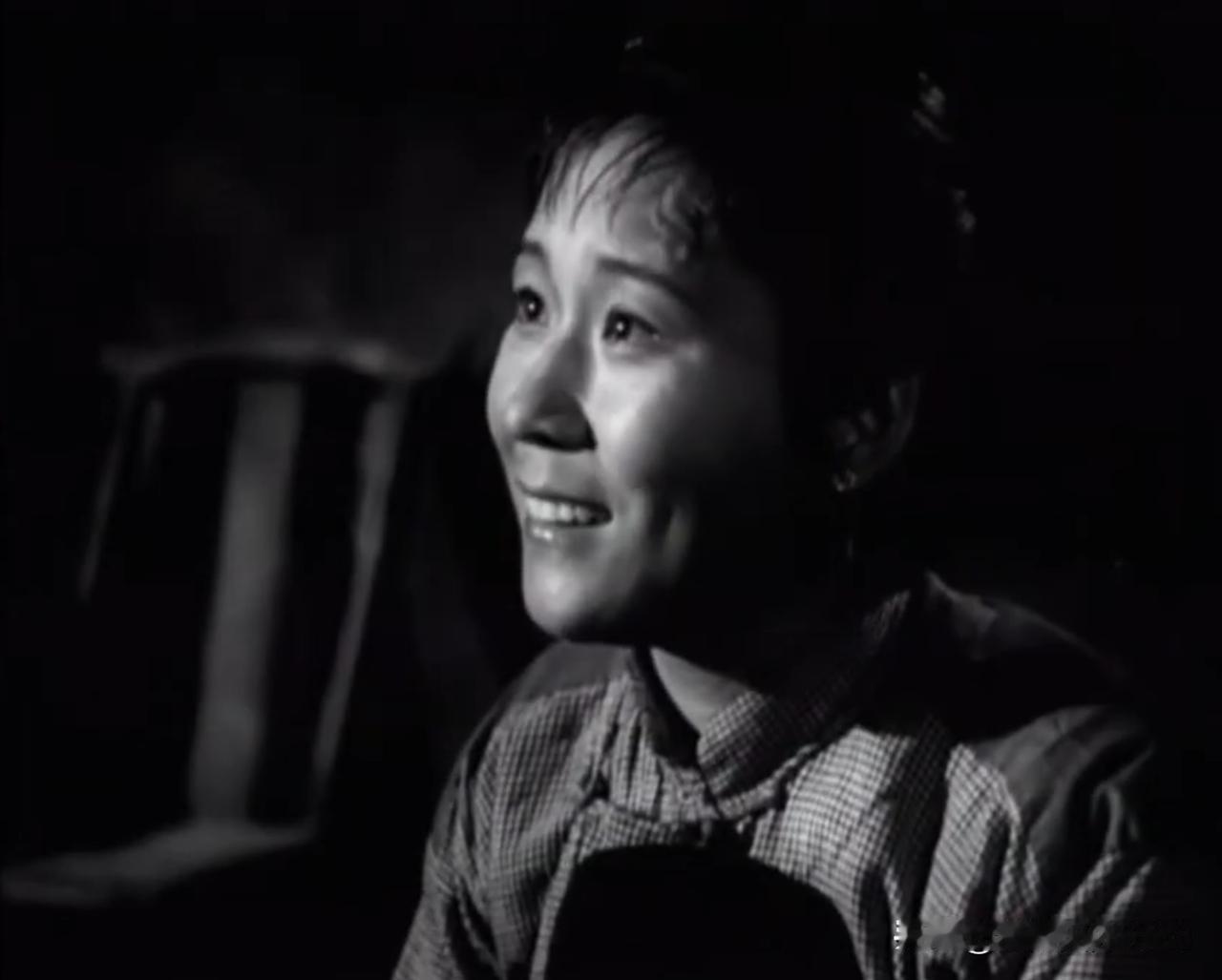 这是一部很少见的因为一个演员的情节设置和妖艳的表演让整部影片陷入巨大争议，以至于