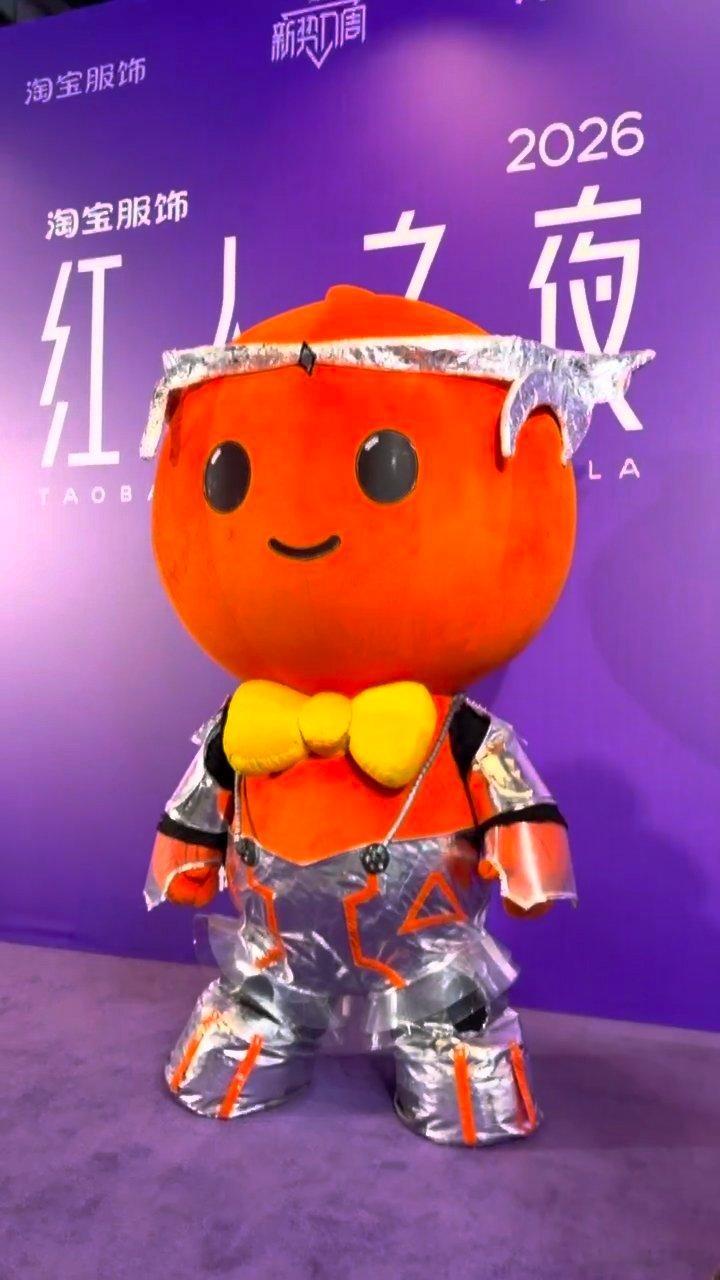 外向文学vs内向文学机器人内心只想快速充电恢复安静，罗宝特完全察觉不到对方的疲惫