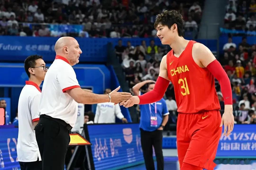 失望至极:中国男篮76:77被菲律宾二队击败揭示3个笑话

1、姚明作为中国男篮