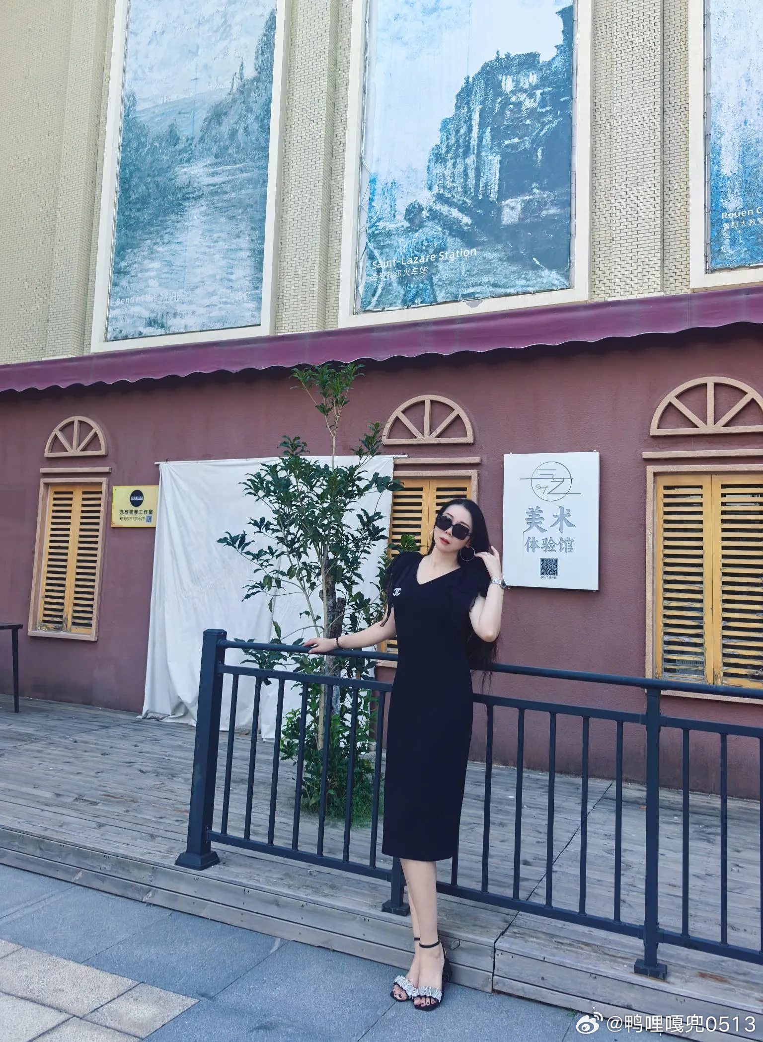 OOTD时尚穿搭今天穿什么ootd 黑色长袖衬衫搭配豹纹短裙真的太有韵味啦 