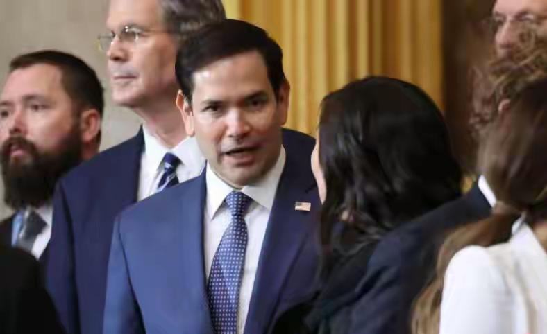 硬抗中国45天后，高市兵败如山倒，石破茂发出警告，美方发话
45天，对于一个国家