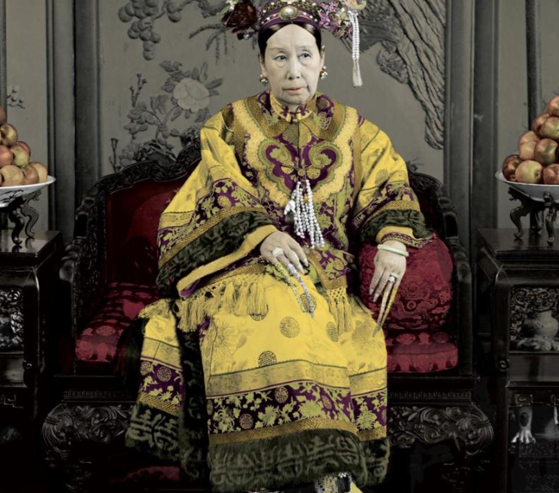 慈禧太后的一场葬礼花费至少150多万两白银，带走无数稀世珍宝，却在下葬20多年以