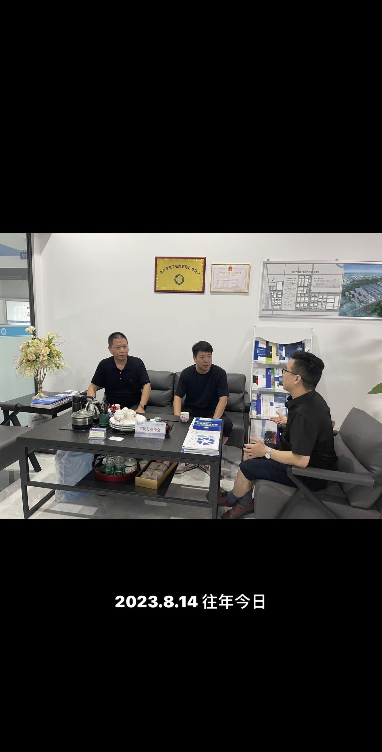无论从事什么行业
只要做好两件事就够了
一个是专业，一个是人品
专业决定了你的存