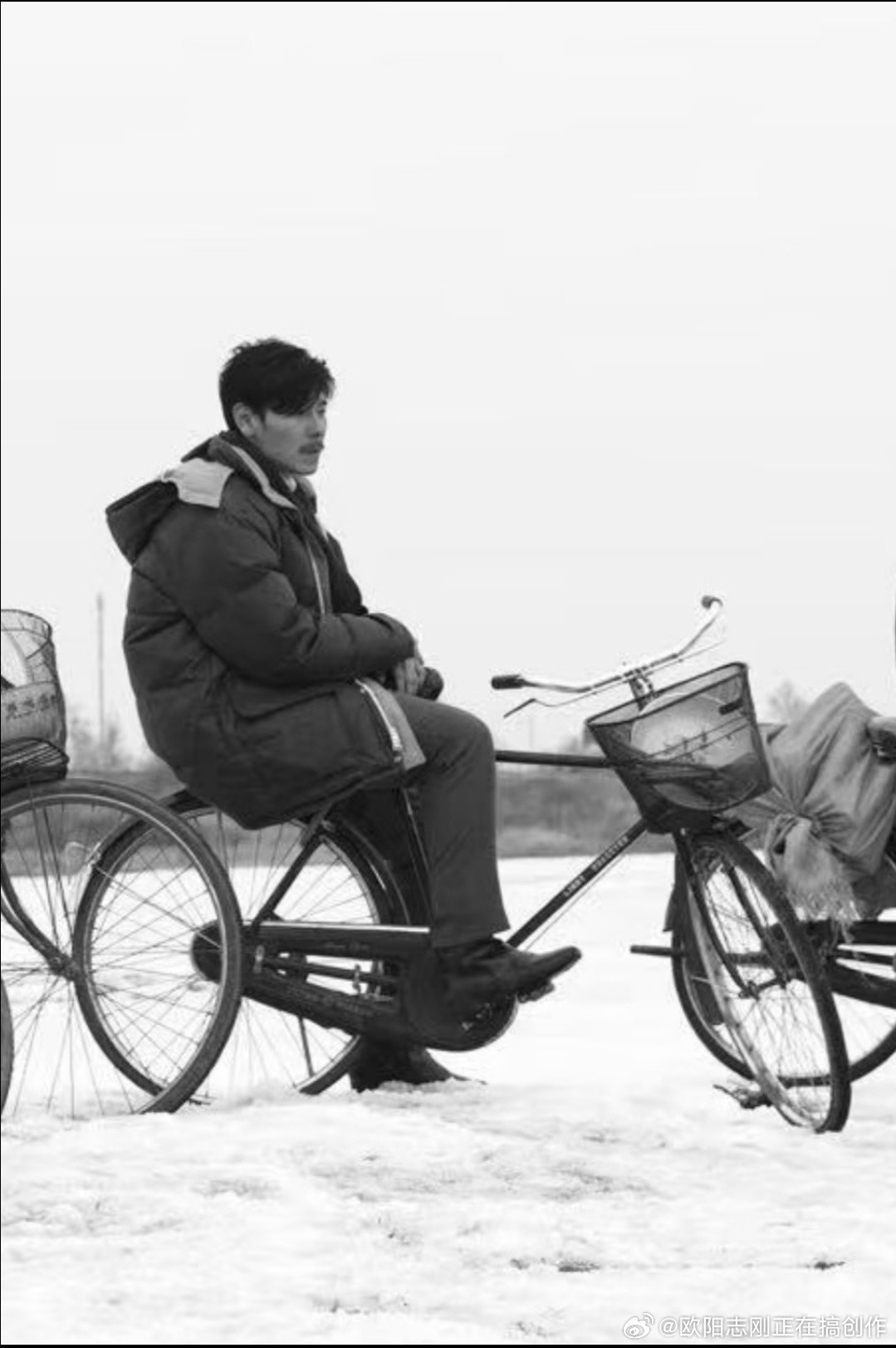 蒋奇明也可以尝试一下演鲁迅了。 