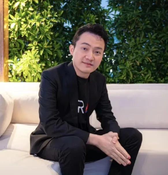 其实说白了，
孙割要讨回彩礼没有错，
甚至他写小作文也没有错，他错就错在把这篇如
