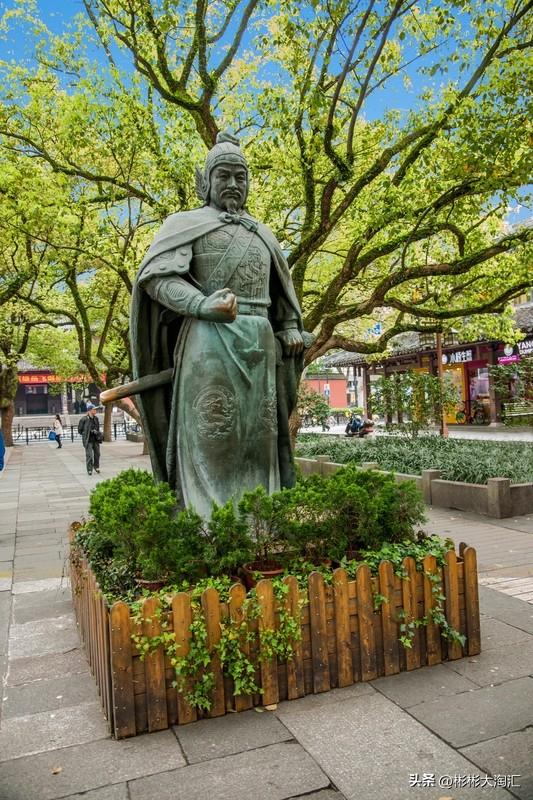 岳飞是不是河南人这事儿，还真有得说道。岳飞出生于相州汤阴县，也就是如今河南安阳汤