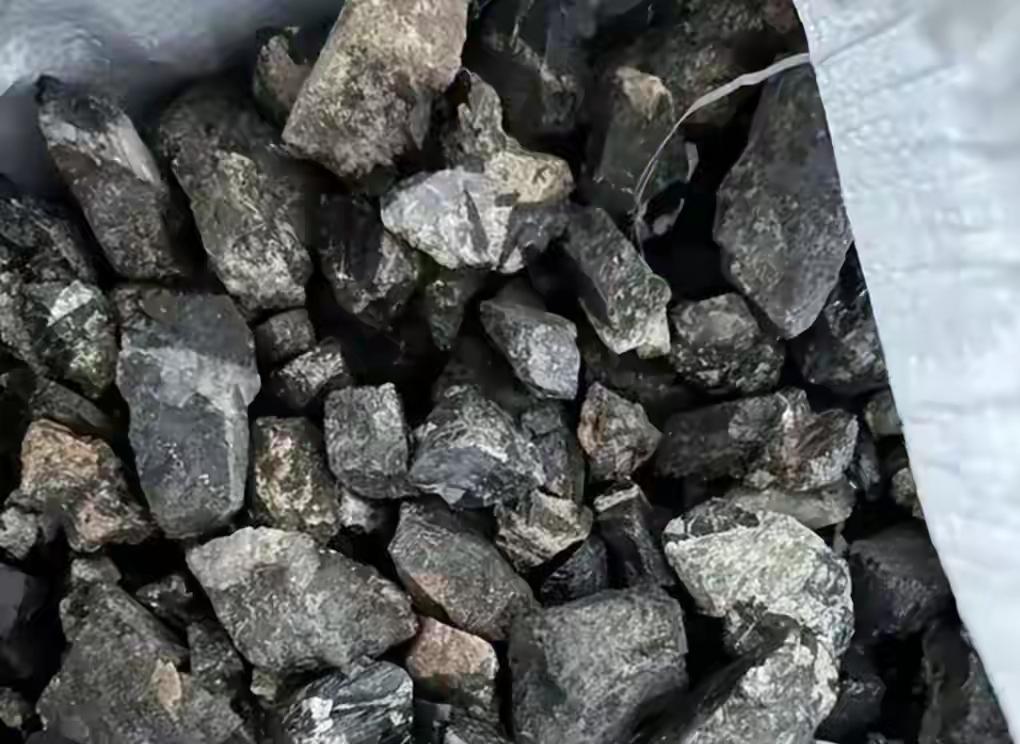 别简单把碳化钨连续6个月对日出口清零，单纯理解成贸易手段，这其实是底线问题的现实