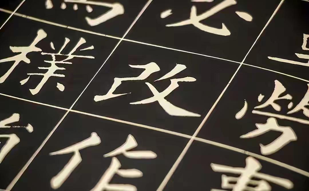 他就想，既然没有一本现成的书能把这事干明白，那他自己来。一个学物理和计算机的人，