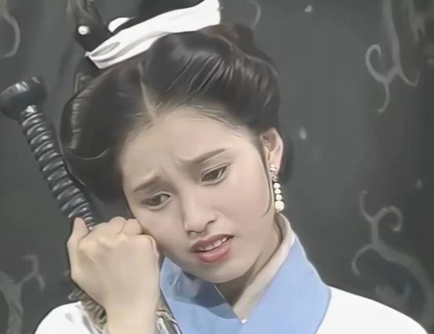 原来她就是于和伟的妻子，18岁相识36年恩爱有加 ，婚后的宋林静，越来越低调，安