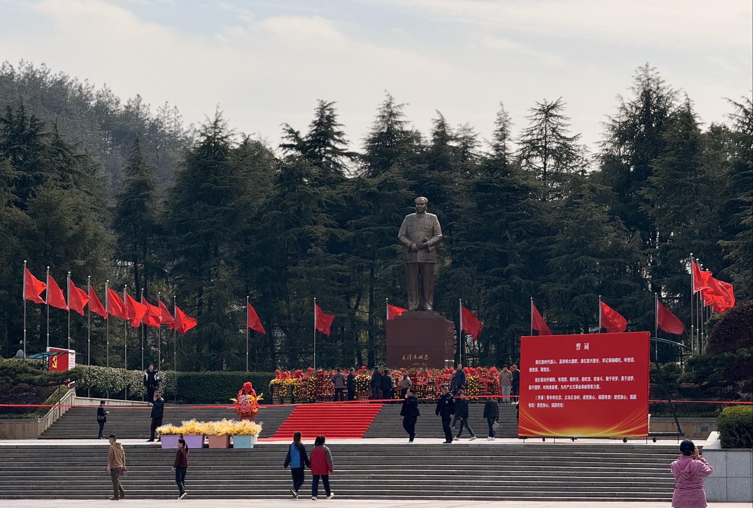 第三次来韶山，只为他而来，华夏五千年最伟大的人。充电完成，现在的我强大得可怕。