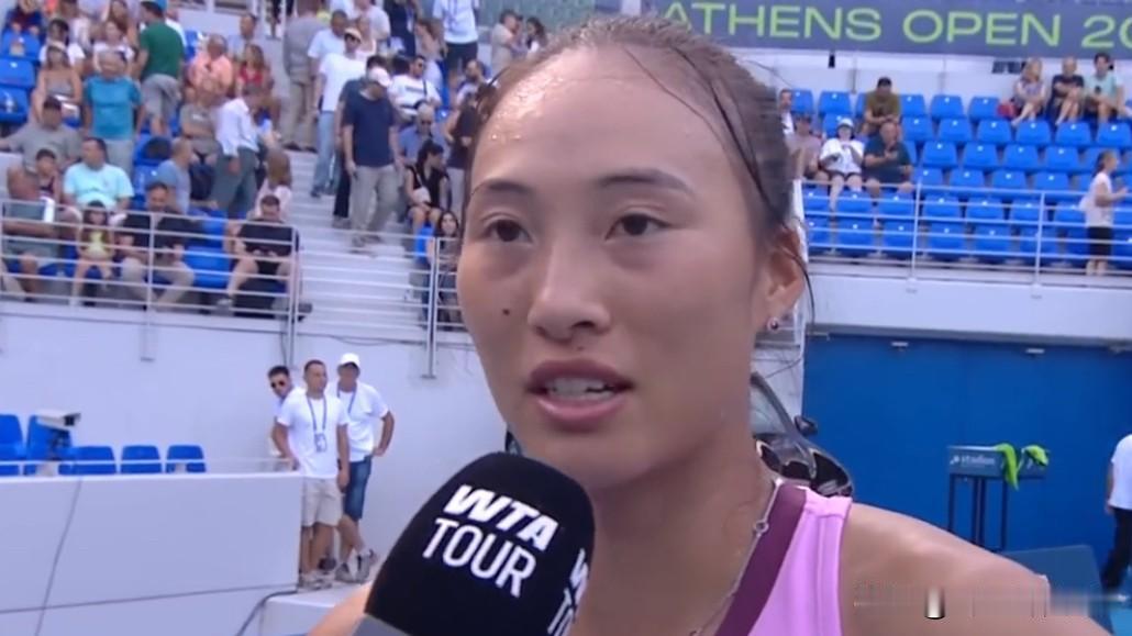 6-1击败6号种子博萨斯·马内罗，重返硬地后的首战告捷。
🎙️郑钦文2-0马内