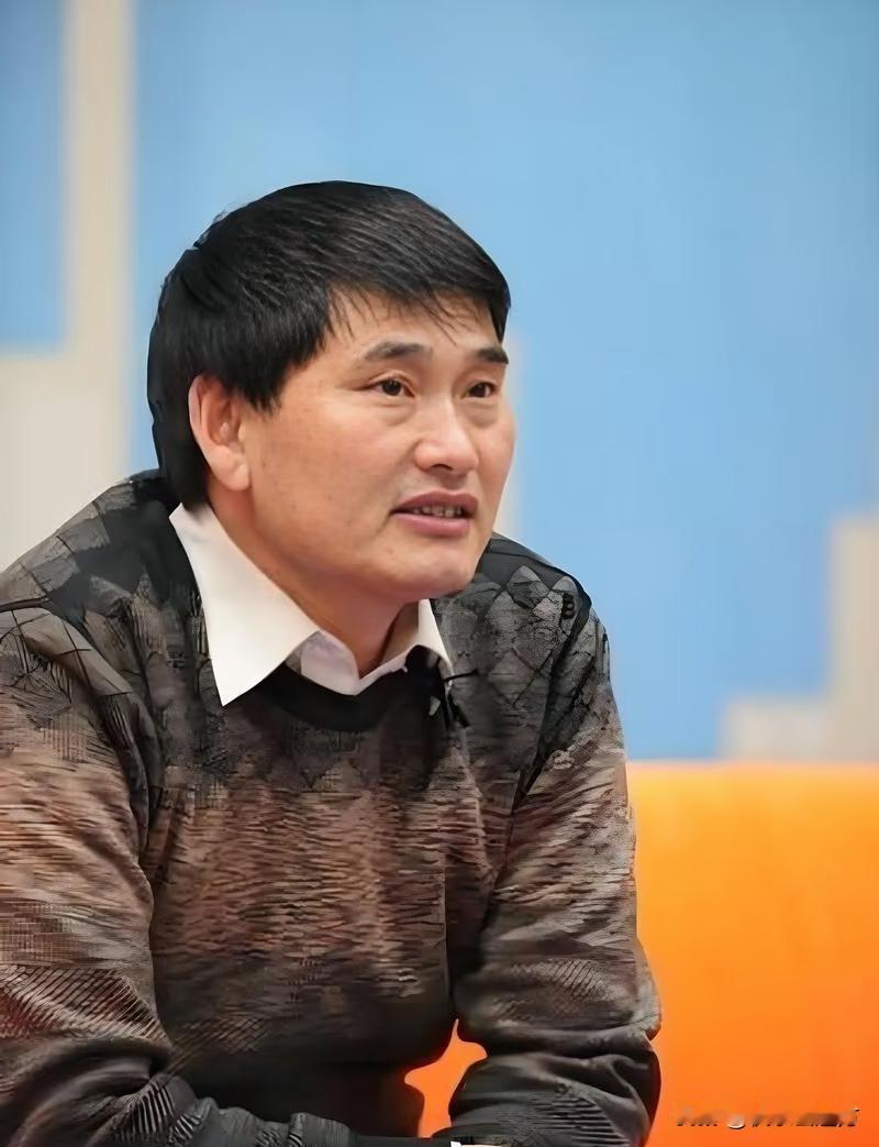 惊掉下巴！大衣哥无经纪团队竟通告满天飞？

顶流农民朱之文单枪匹马杀入名利场。无