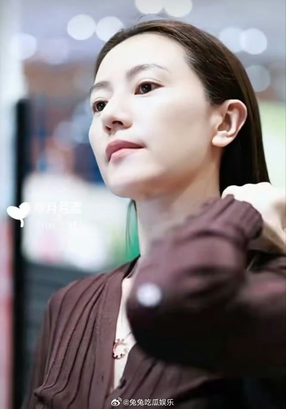 高圆圆白头发岁月不败美人啊 ​ ​​​