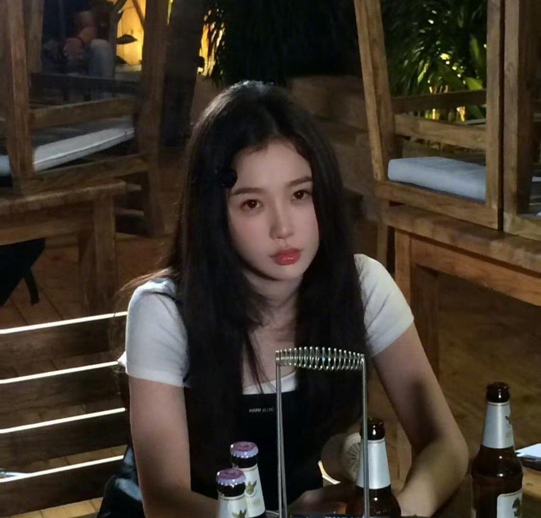 网友评出年度扑街演员和剧集，看看都有谁？！

年度扑街男女神被虞书欣和成毅摘取，