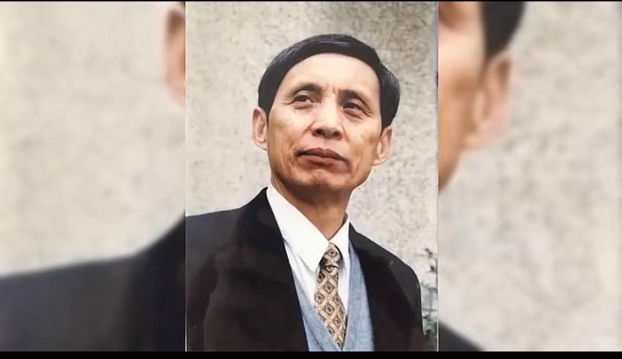 他是原江苏省纪委书记，办案向来敢于碰硬，曾经查案，把一位副国级干部拉下马，震动全