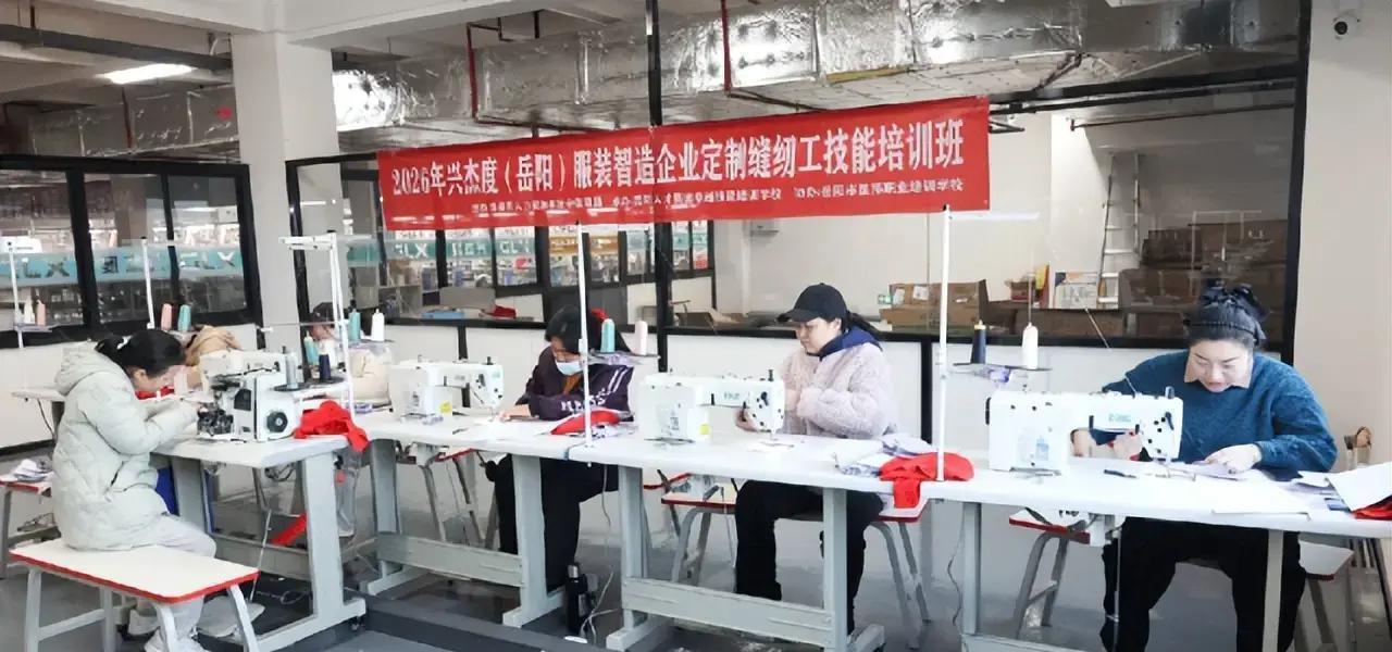 华容县企业招工难、群众在家门口找不到活干的双重难题，怎么破？

短短几个月，这个