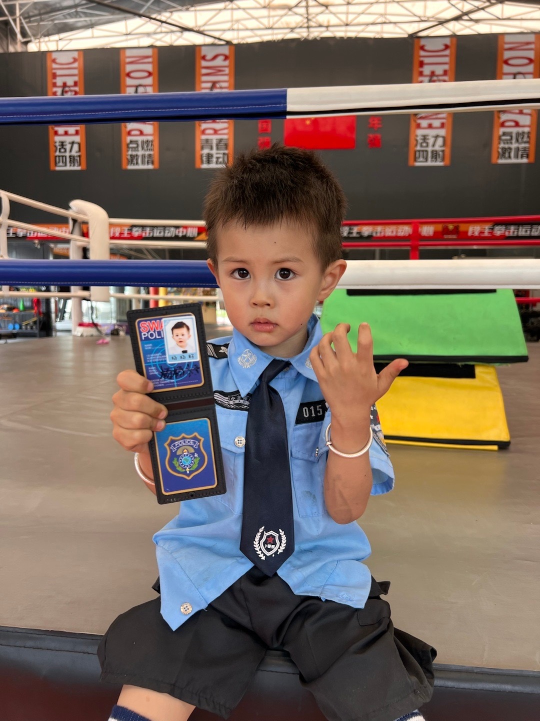 哪个宝贝能拒绝当警察呢？ 