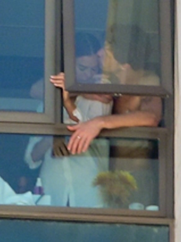 欧美八卦新闻 ，八媒：肖恩·门德斯和布鲁娜·马尔克斯尼在巴西的样子真是太可爱了 