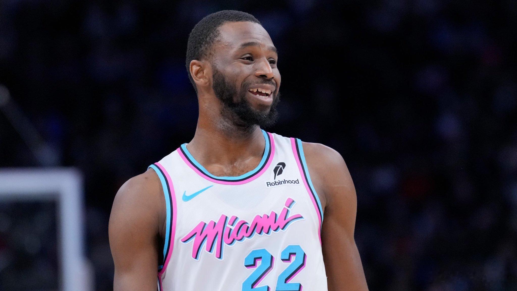 嘴哥一项数据你们肯定没注意，过去两场比赛，维金斯罚球11中11，真的有在练罚球！