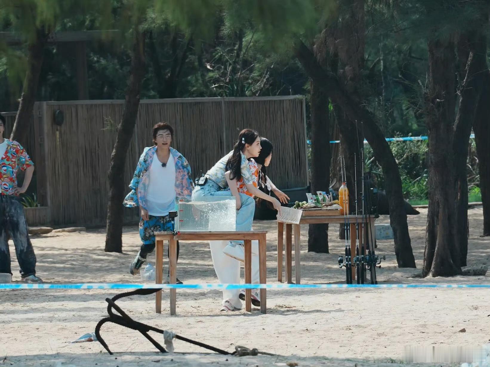 大力女子虞书欣 温柔乖巧凌妙妙妙变大力水手，背着幕姐姐就开跑[哈哈][哈哈][打