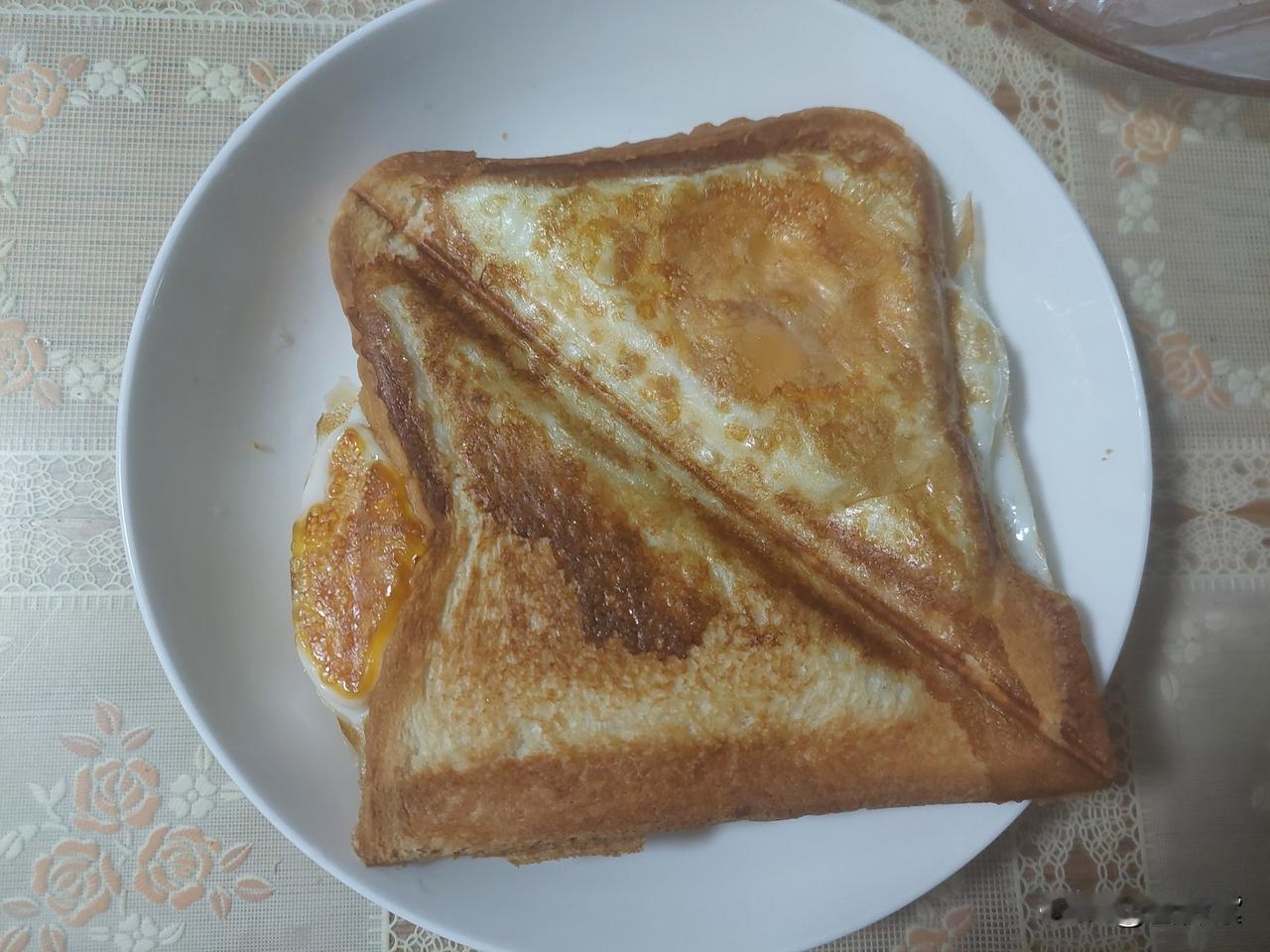 这一周太忙，没去老妈那里帮助收拾。

今晚需要在电脑修改一下后天发布的新小说。