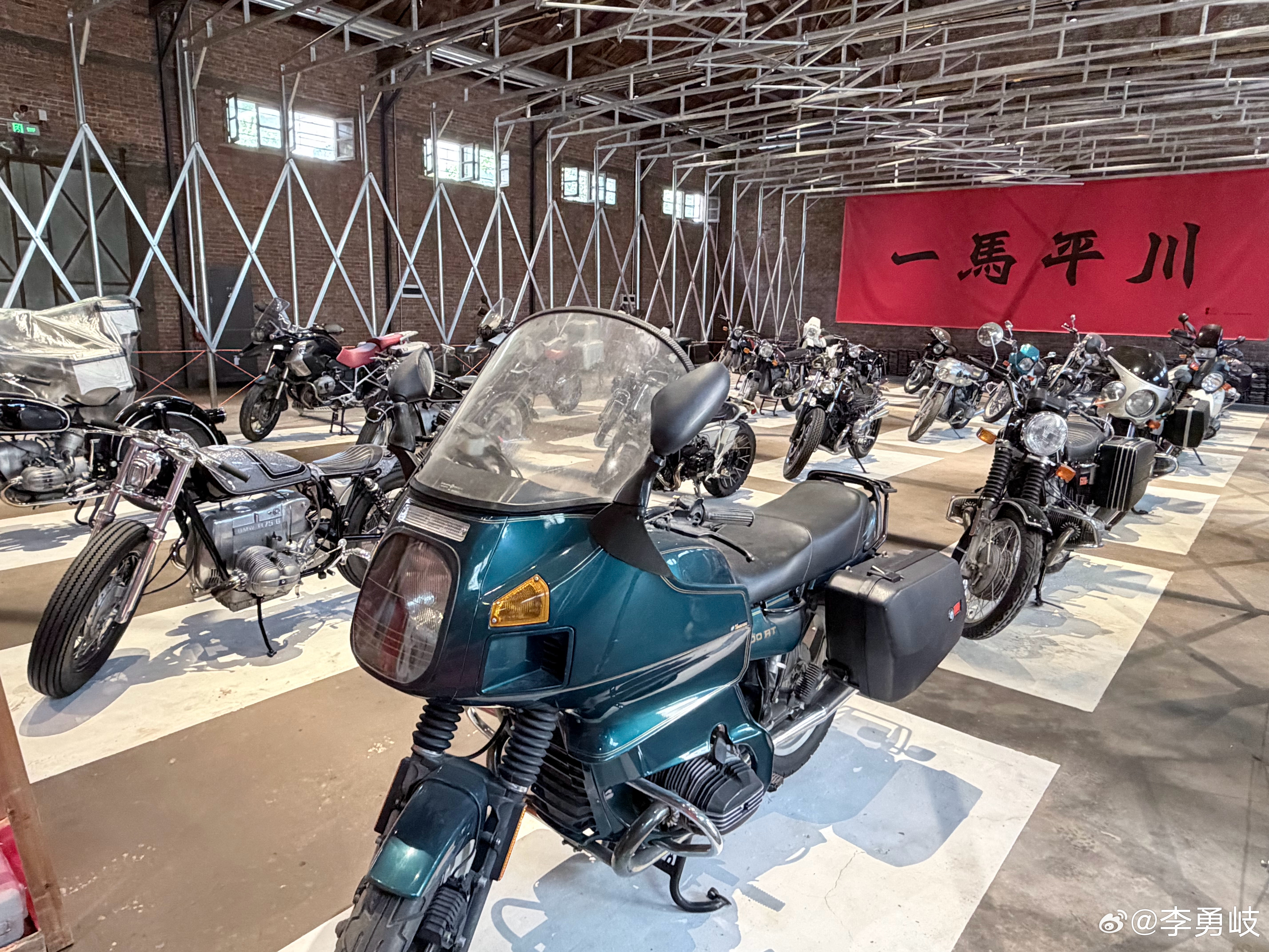 全是大宝贝！宝马经典摩托车🏍️ 西安·Oops Coffee(西仓店)
