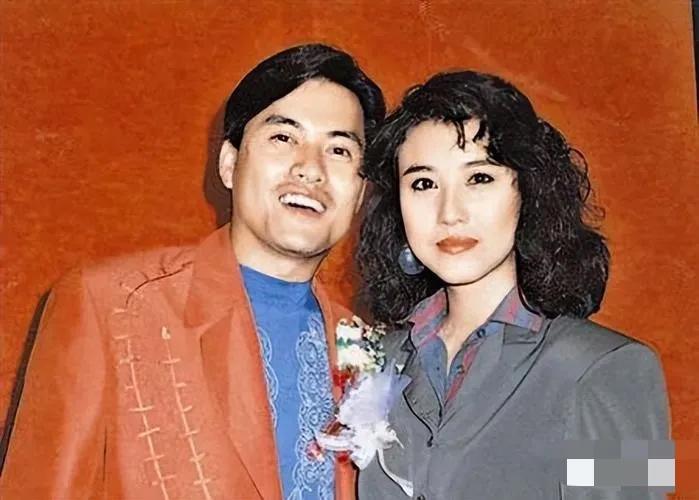 吕良伟，被骂上热搜！

12月12日，久未露面的香港知名演员吕良伟，突然被骂上热