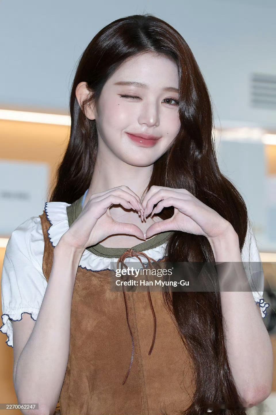 kpop新生代顶流和欧美影后，优秀的人只和优秀的人玩，张元英一直走花路啊张元英采