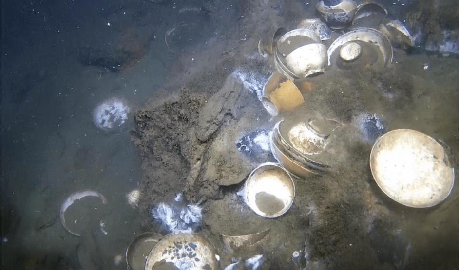 挪威深海发现18世纪沉船，载有大量中国瓷器茶叶
     2026年6月1日，挪