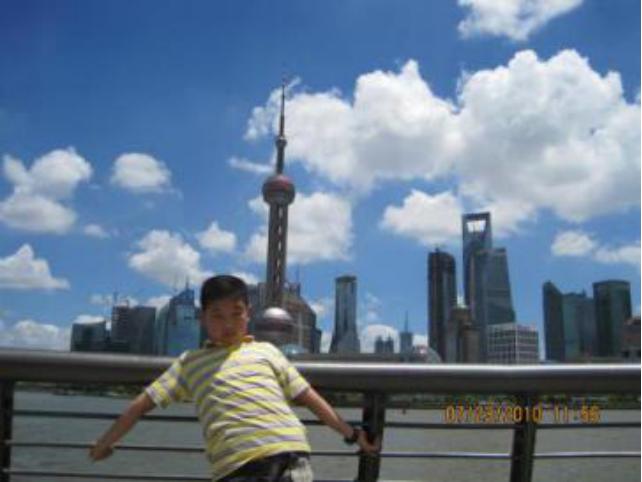 #上联:白云天上荡，求下联#清泉地下流。