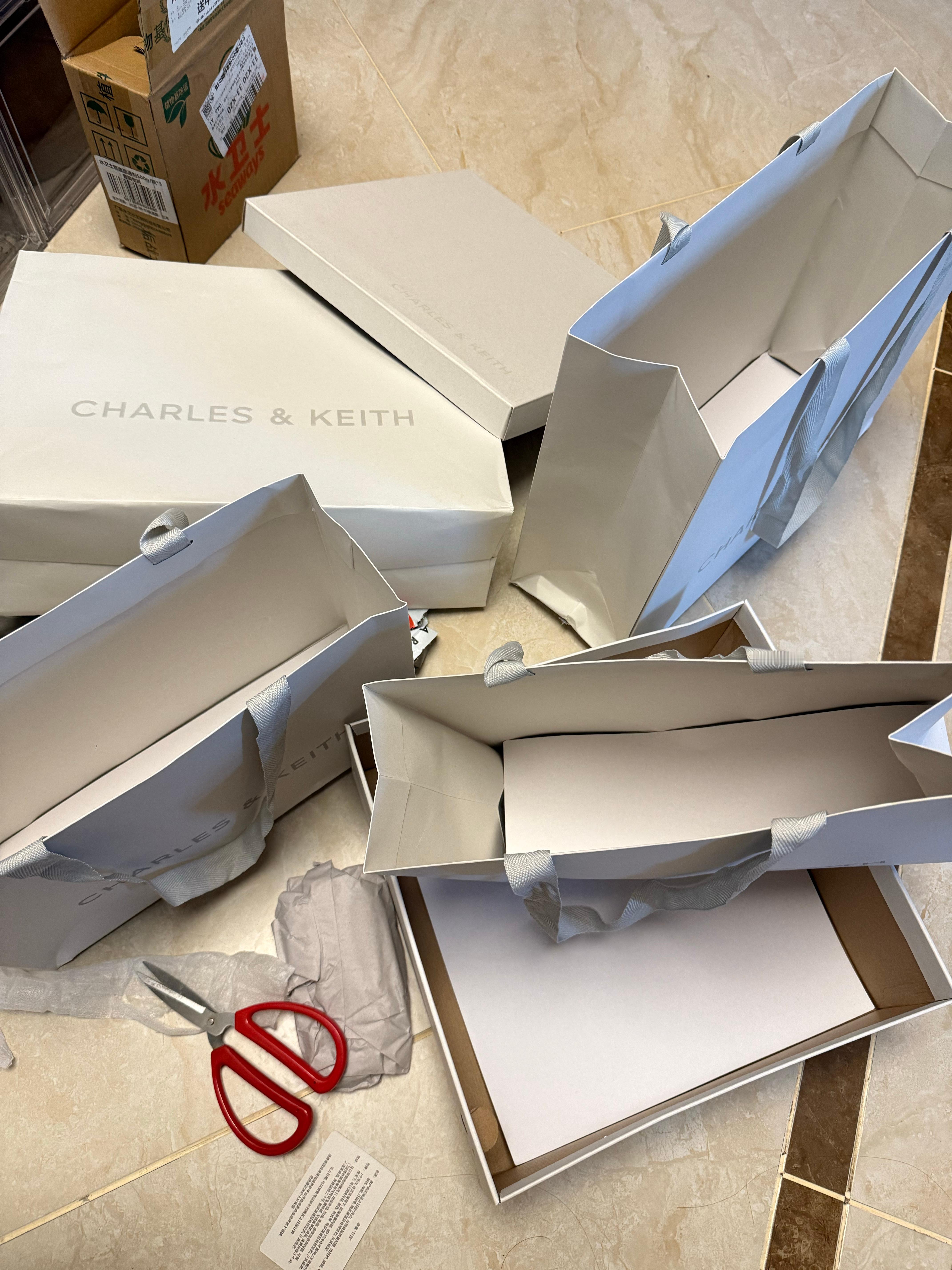 在最不负责任的社会 遇见了最负责任的柜姐 里三层外三层给我包的 太有安全感了 ​