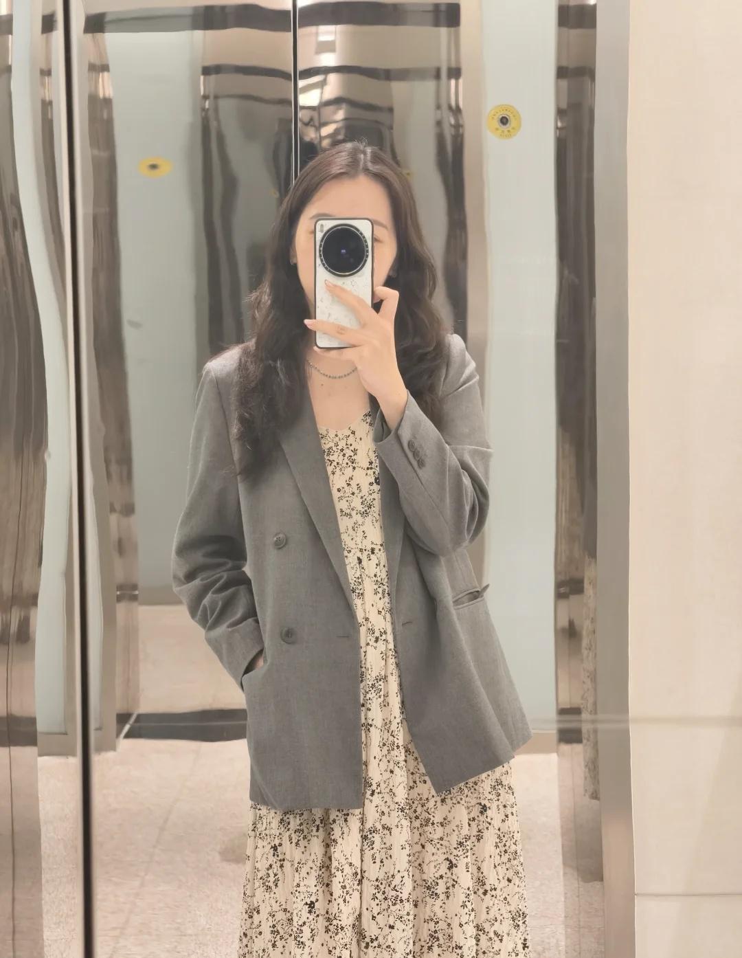 广州进入了讨厌的雨季
感觉整个人像从水里捞起来一样湿气非常重。上班堵车堵到怀疑人