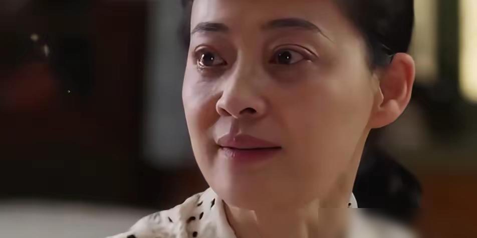 《巷弄人家》结局这段，太戳人了。
 
当年把原始股当破烂甩给庄先进的曲别针，见股