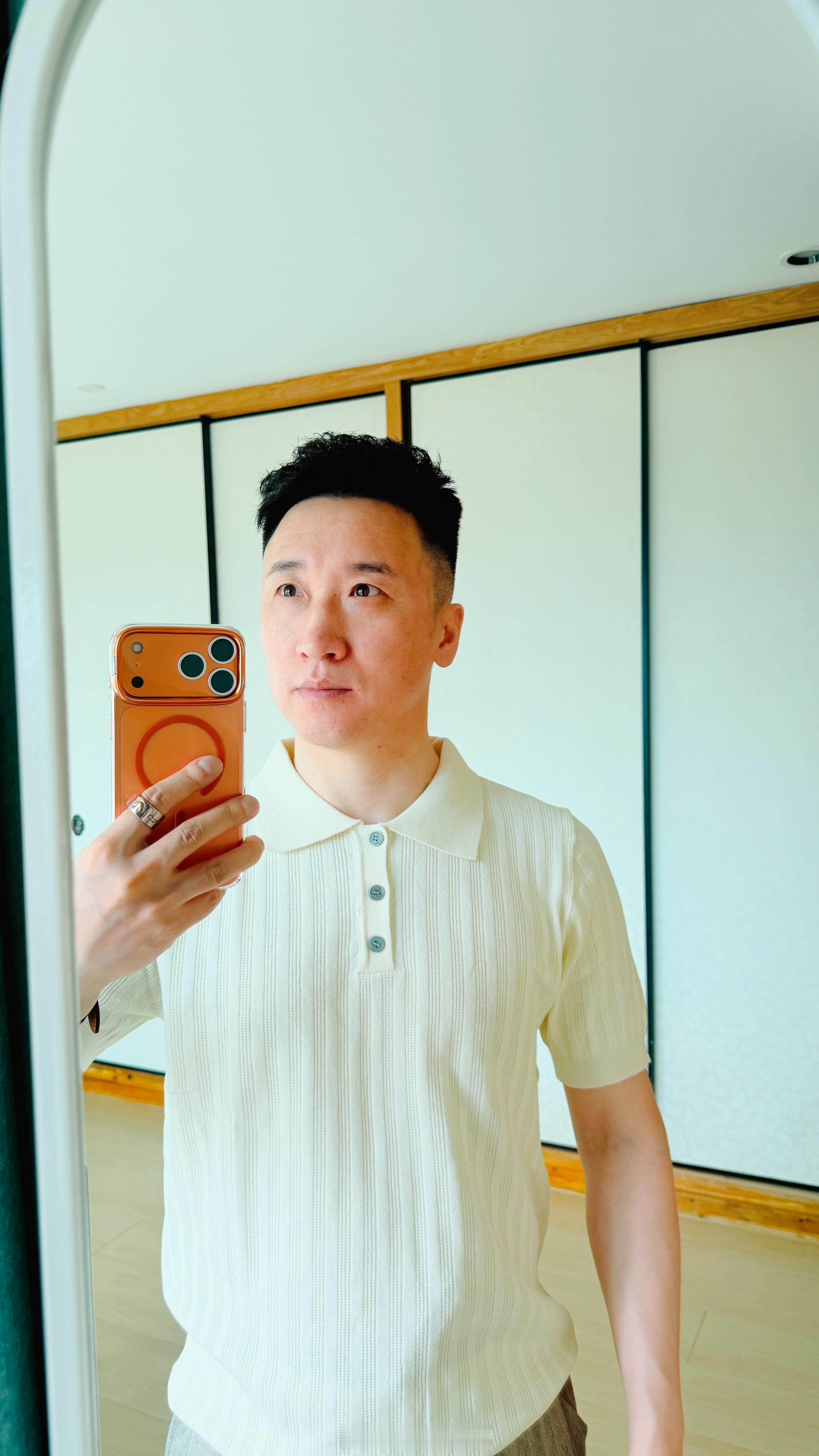 新发型，怎么样？有没有减点龄？自2024年开始，感觉自己断崖式衰老，都说中登的衰