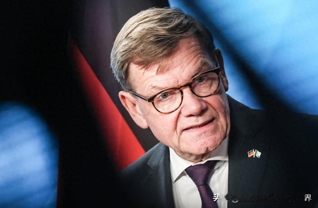 德国外长瓦德富尔原本应该是在马克龙之前访华的，后来，瓦德富尔妄议台海问题，访华行