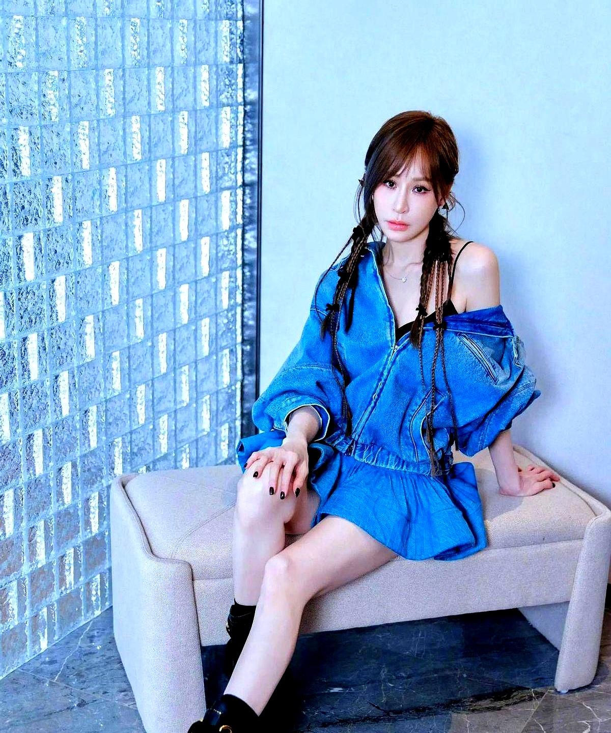 40岁的王心凌，把牛仔穿绝了！
 

刚在台北小巨蛋连开两场巡演，连换7套造型，