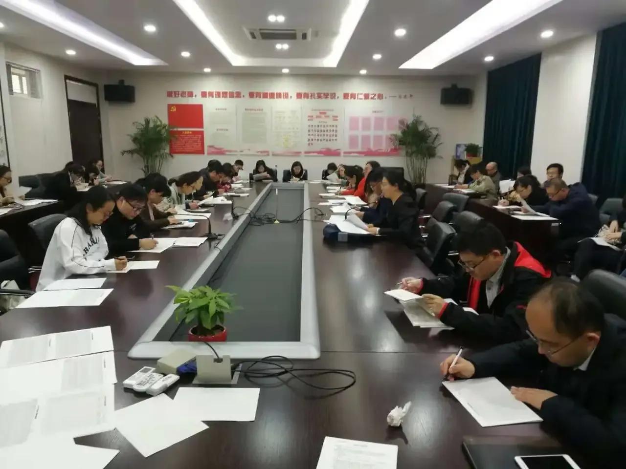 凡是说这句话的学校领导，都是些外行，不配当领导，应予以免职。

在教育教学中，避