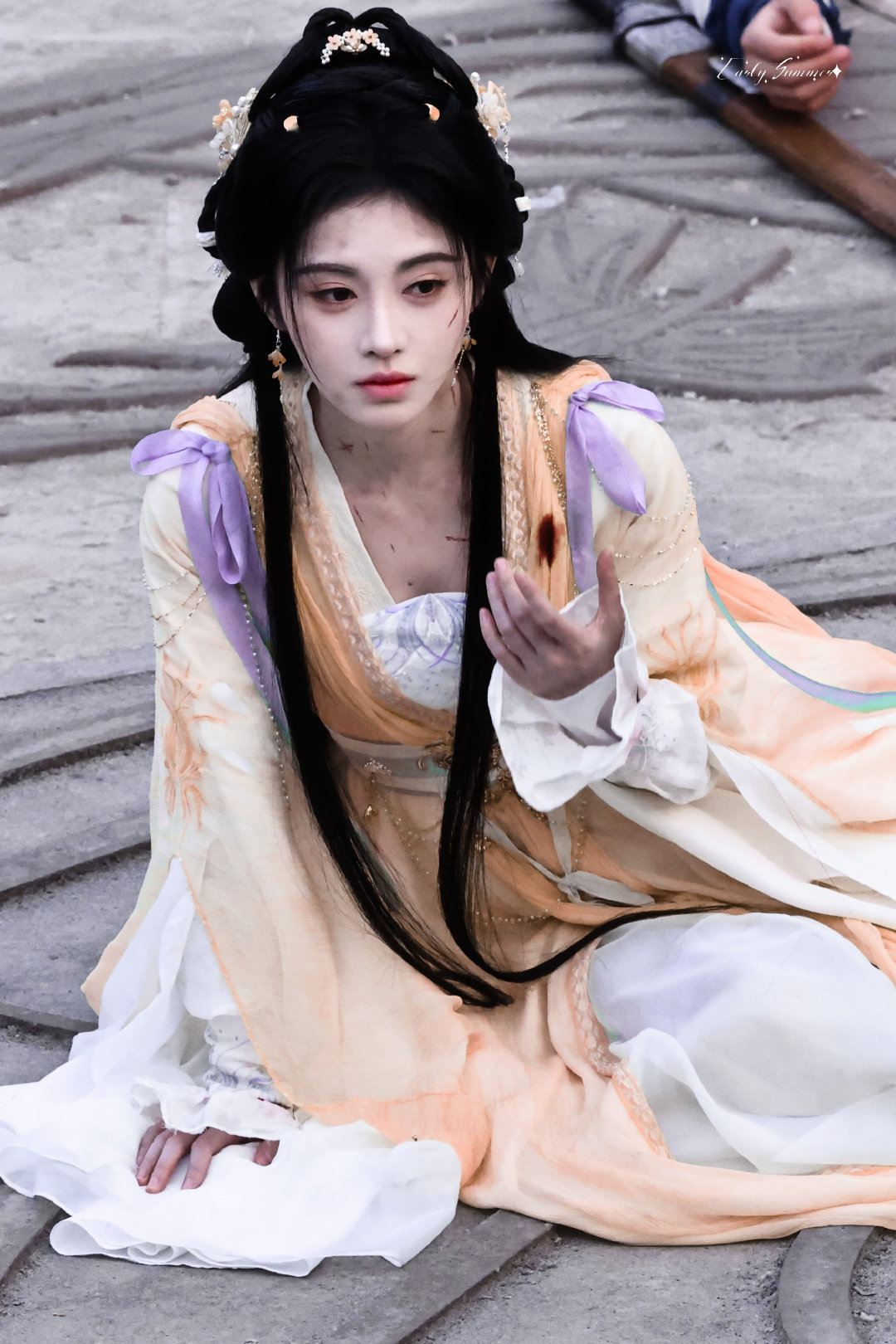 jjy鞠婧祎万花世界 jjy鞠婧祎苏绿夏 “玫瑰之所以是玫瑰，是风与光的眷顾，更